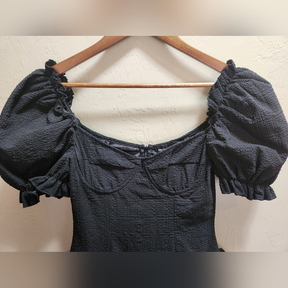 Pretty Little Thing Black Textured Puff Sleeve Frill Skirt Bodycon Dress - Picture 3 of 9